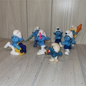 Lot Of 7 Vtg & Modern PVC Smurfs Peyo